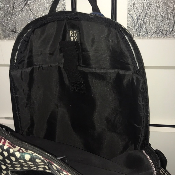 Roxy back pack ( used) - Picture 7 of 7